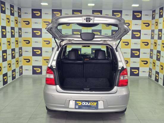 NISSAN-GRAND LIVINA-1.8 SL 16V FLEX 4P AUTOMÁTICO NISSAN-GRAND LIVINA-2011