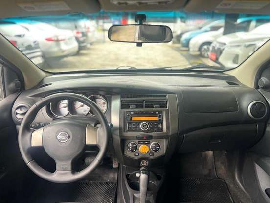 NISSAN-LIVINA-1.8 SL 16V FLEX 4P AUTOMÁTICO NISSAN-LIVINA-2012