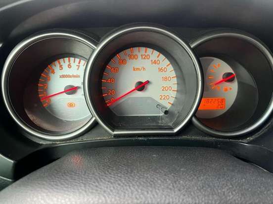NISSAN-LIVINA-1.8 SL 16V FLEX 4P AUTOMÁTICO NISSAN-LIVINA-2012