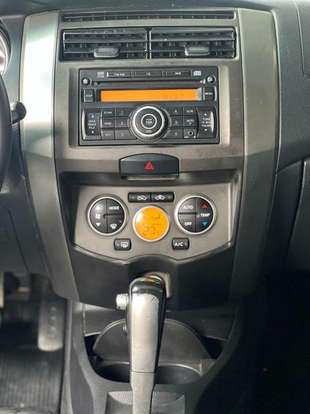 NISSAN-LIVINA-1.8 SL 16V FLEX 4P AUTOMÁTICO NISSAN-LIVINA-2012