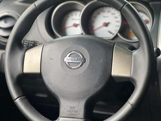 NISSAN-LIVINA-1.8 SL 16V FLEX 4P AUTOMÁTICO NISSAN-LIVINA-2012