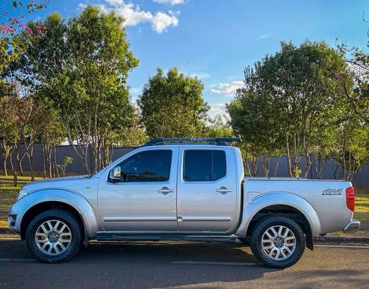 NISSAN FRONTIER 2.5 SL 4X4 CD TURBO ELETRONIC DIESEL 4P AUTOMÁTICO