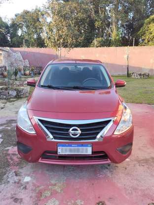 NISSAN-VERSA-2019