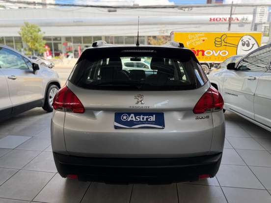 PEUGEOT-2008-2021