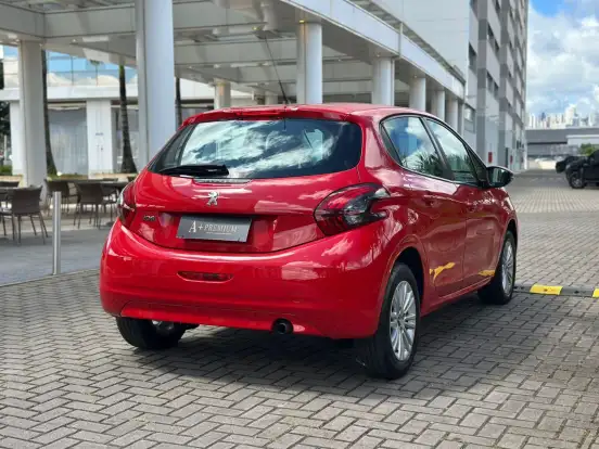 PEUGEOT-208-2018