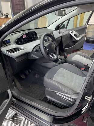 PEUGEOT-208-2014