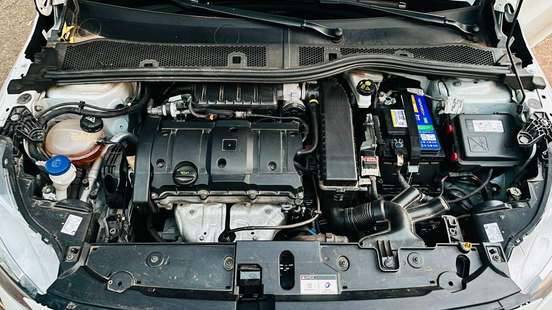 PEUGEOT-208-2022