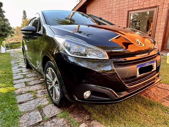 PEUGEOT-208-2020