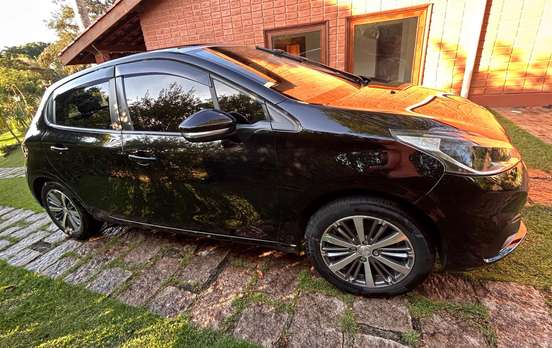PEUGEOT-208-2020