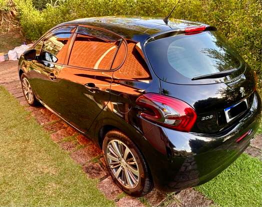 PEUGEOT-208-2020