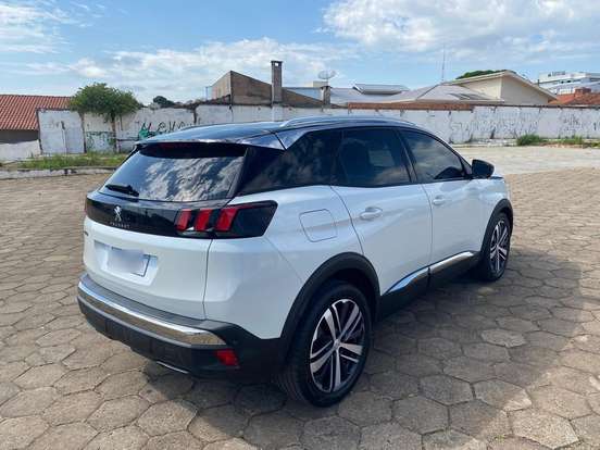PEUGEOT-3008-2018