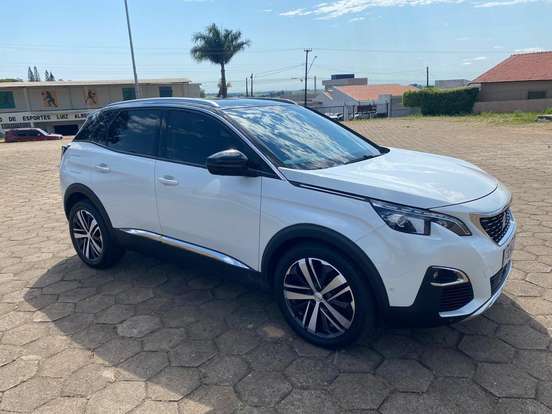 PEUGEOT-3008-2018