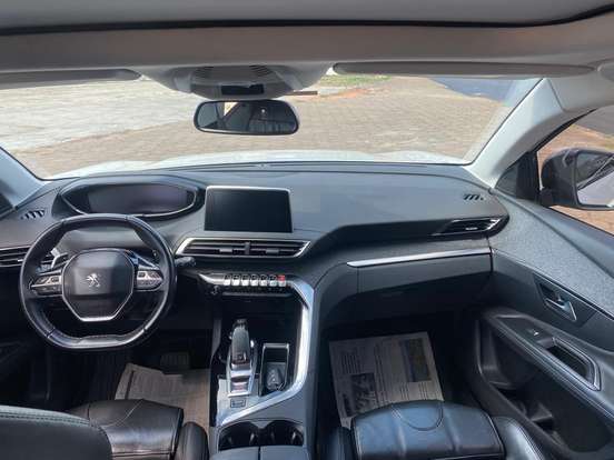 PEUGEOT-3008-2018