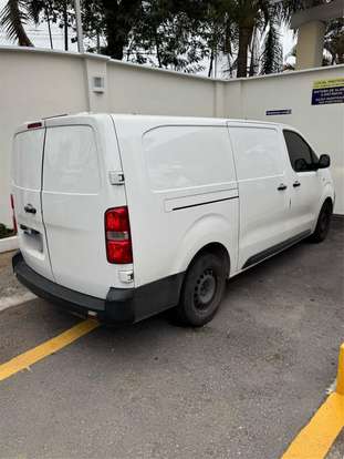 PEUGEOT-EXPERT-2021