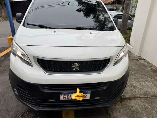 PEUGEOT-EXPERT-2021