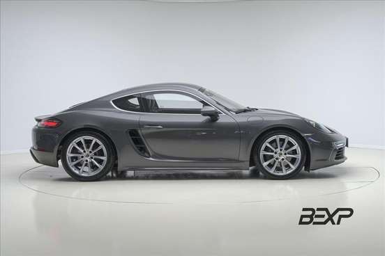 PORSCHE-718-2024