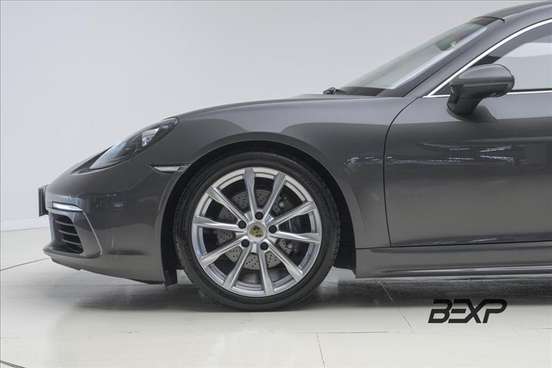 PORSCHE-718-2024
