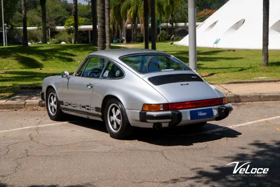 PORSCHE-911-1975