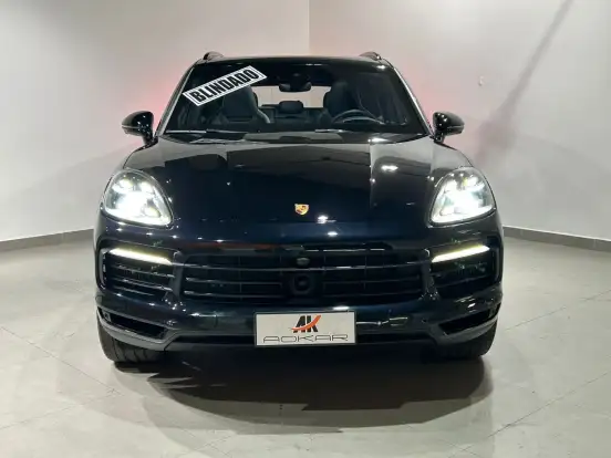 PORSCHE-CAYENNE-2021