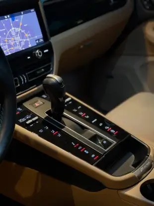 PORSCHE-MACAN-2023