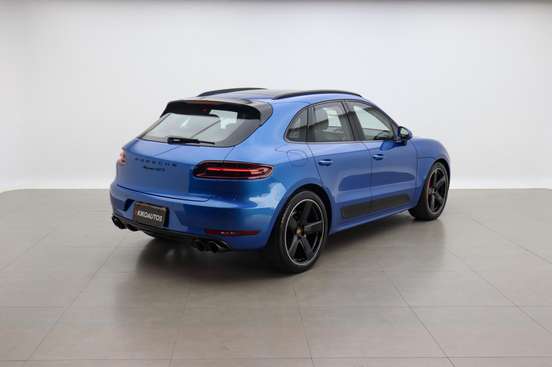 PORSCHE-MACAN-2016