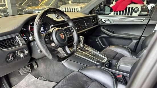 PORSCHE-MACAN-2017