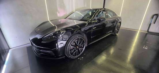 PORSCHE-PANAMERA-2020