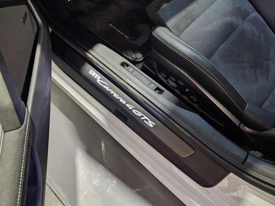 PORSCHE-911-2023