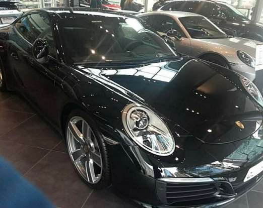 PORSCHE-911-2018
