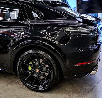 PORSCHE-CAYENNE-2022