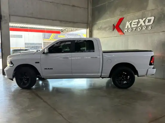 RAM-CLASSIC-5.7 V8 GASOLINA LARAMIE CD 4X4 AUTOMÁTICO RAM-CLASSIC-2022
