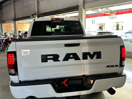 RAM-CLASSIC-5.7 V8 GASOLINA LARAMIE CD 4X4 AUTOMÁTICO RAM-CLASSIC-2022