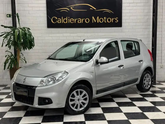 RENAULT SANDERO 1.6 EXPRESSION 8V FLEX 4P MANUAL RENAULT SANDERO 1.6 EXPRESSION 8V FLEX 4P MANUAL