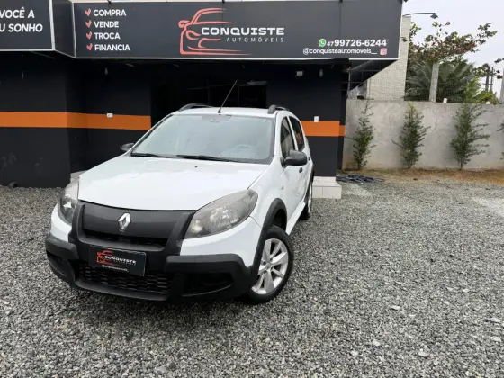 RENAULT SANDERO 1.6 STEPWAY 8V FLEX 4P MANUAL RENAULT SANDERO 1.6 STEPWAY 8V FLEX 4P MANUAL