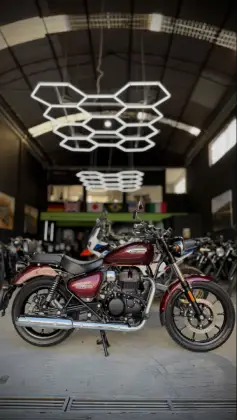 ROYAL ENFIELD METEOR 350 STELLAR ROYAL ENFIELD METEOR 350 STELLAR
