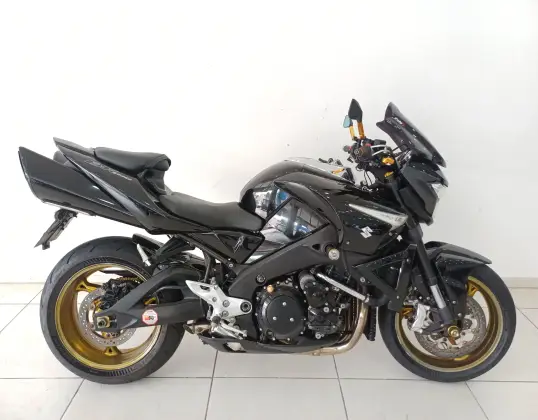 SUZUKI GSX 1300 B-KING 