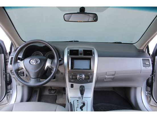 TOYOTA-COROLLA-2011