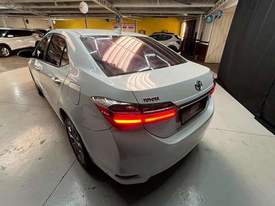 TOYOTA-COROLLA-2.0 XEI 16V FLEX 4P AUTOMÁTICO TOYOTA-COROLLA-2018