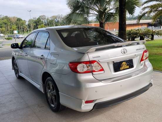 TOYOTA-COROLLA-2012