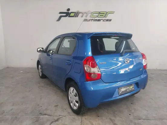 TOYOTA-ETIOS-1.3 XS 16V FLEX 4P MANUAL TOYOTA-ETIOS-2013