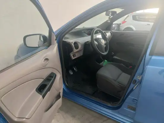 TOYOTA-ETIOS-1.3 XS 16V FLEX 4P MANUAL TOYOTA-ETIOS-2013