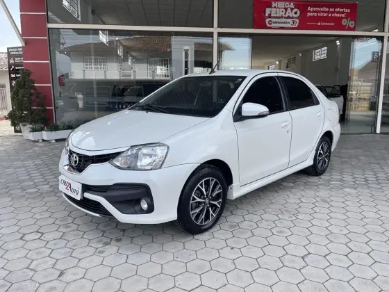 TOYOTA ETIOS 1.5 PLATINUM SEDAN 16V FLEX 4P AUTOMÁTICO TOYOTA ETIOS 1.5 PLATINUM SEDAN 16V FLEX 4P AUTOMÁTICO