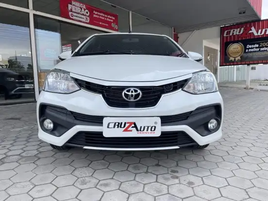TOYOTA-ETIOS-2018