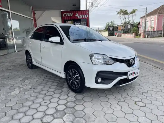 TOYOTA-ETIOS-2018
