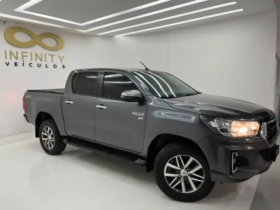 TOYOTA HILUX 2.7 SRV 4X4 CD 16V FLEX 4P AUTOMÁTICO TOYOTA HILUX 2.7 SRV 4X4 CD 16V FLEX 4P AUTOMÁTICO