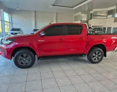 TOYOTA HILUX 2.8 D-4D TURBO DIESEL CD SR 4X4 AUTOMÁTICO TOYOTA HILUX 2.8 D-4D TURBO DIESEL CD SR 4X4 AUTOMÁTICO