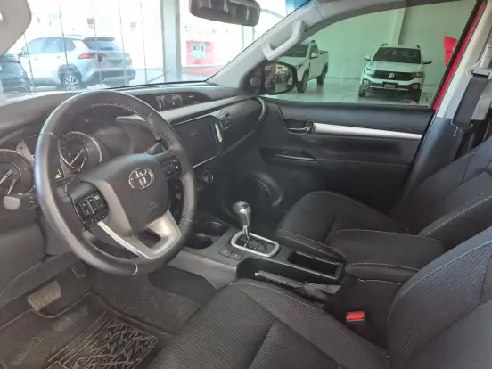TOYOTA-HILUX-2023