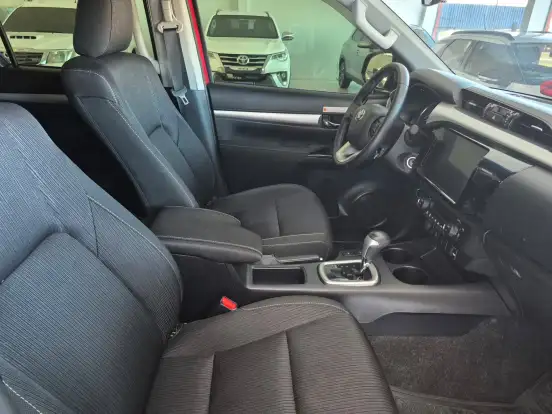 TOYOTA-HILUX-2023