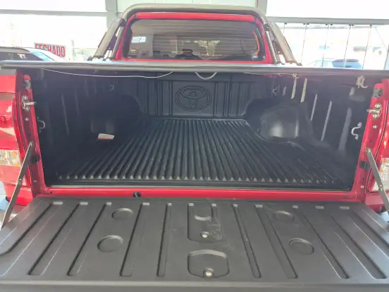 TOYOTA-HILUX-2023