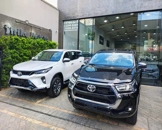 TOYOTA HILUX 2.8 D-4D TURBO DIESEL CD SRV 4X4 AUTOMÁTICO